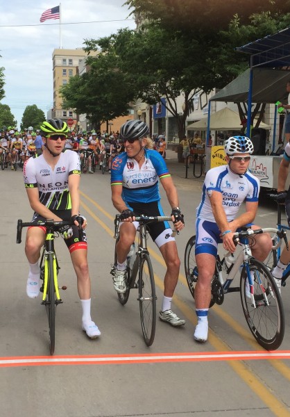 Talking to Logan Owen at the start.  Check the legs out on the rider to my left.  He has the biggest calves of any rider I've seen since Sergei Nikolaevich Sukhoruchenkov (1980 Olympic games Gold medalist.)