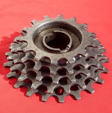 This used to be the state of art, a Regina 5 speed freewheel.