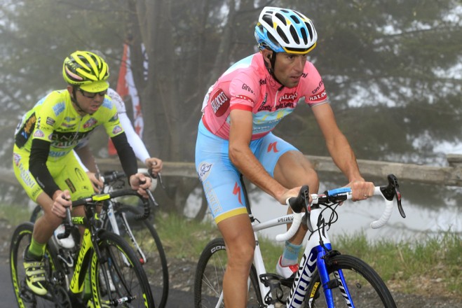 Nibali and Santambrogio on stage 14 of the Giro.
