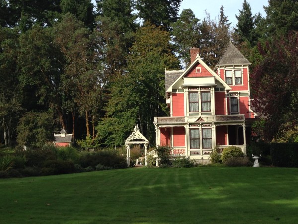 This was a nice looking house on Bainbridge.  Being victorian, it is unusual.  Most the houses seem like they should be in Maine, not Seattle.