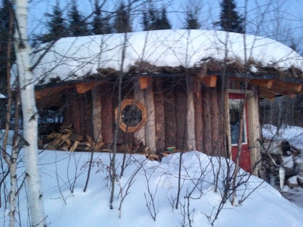 Went over to my friend George's property to take a sauna at -15.  This is a little out building he built to retreat to when he needs a little space.