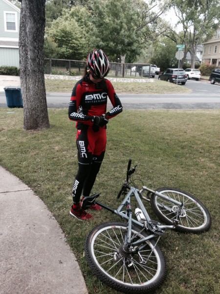 Trudi didn't have her shoes or bike with her, so she just used Ann's dual suspension MTB bike for the past few days.  
